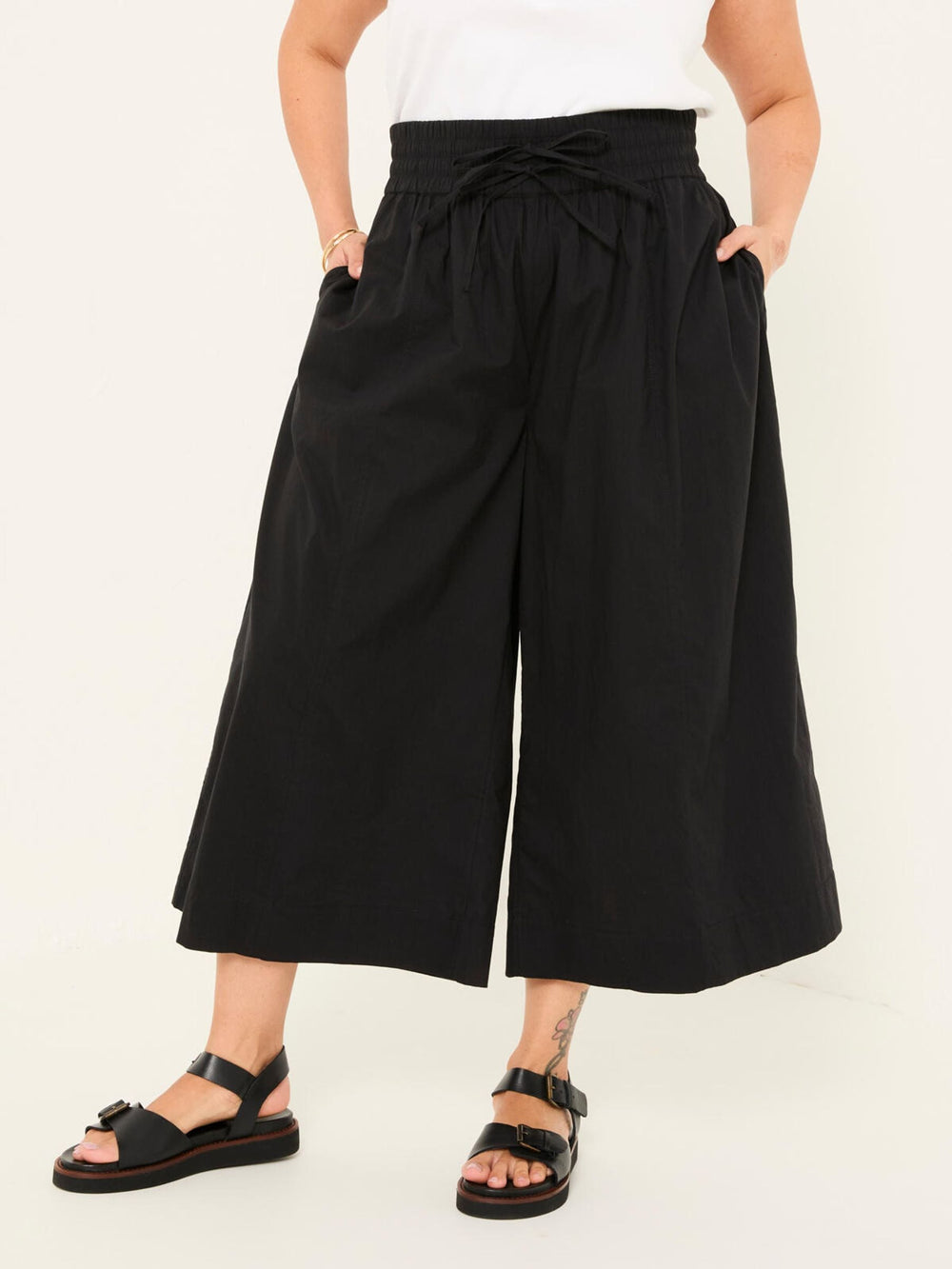Aubrey Black Wide Leg Crop Trouser