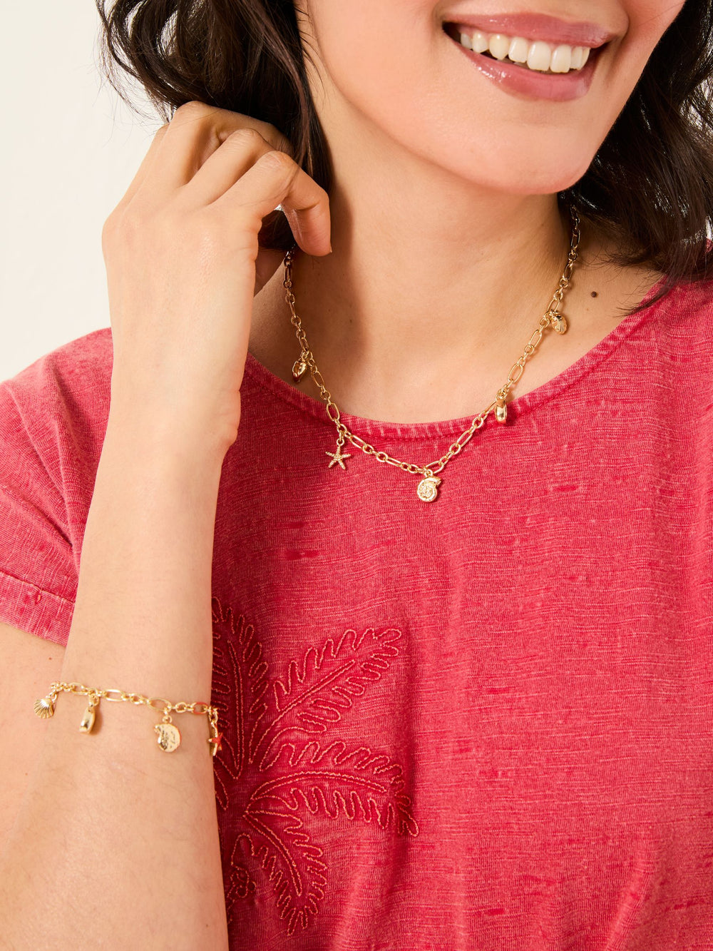 Gold Tone Shell Charm Bracelet