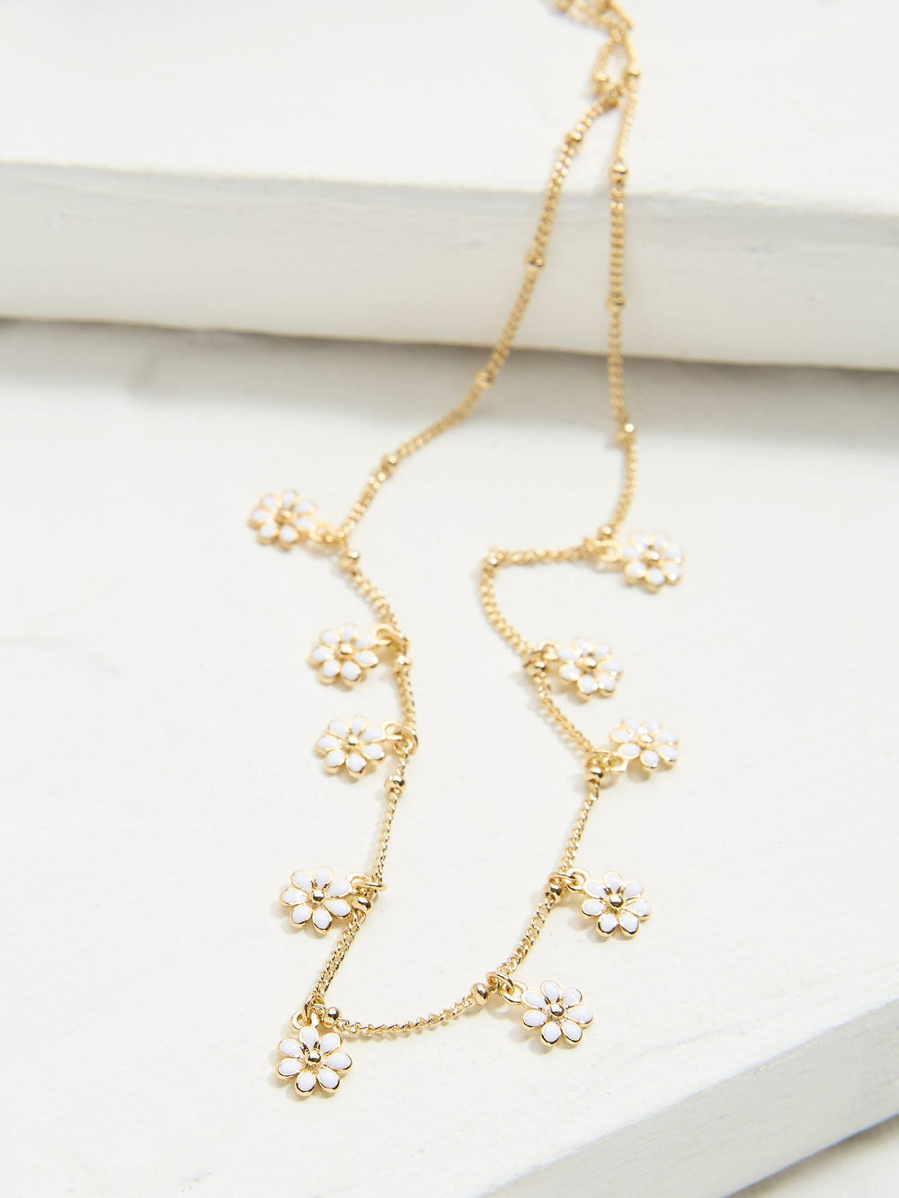 Gold Tone Daisy Chain Necklace
