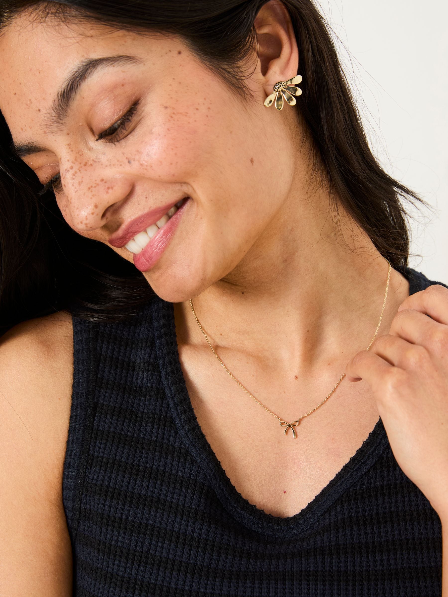 Gold Tone Bow Pendant Necklace