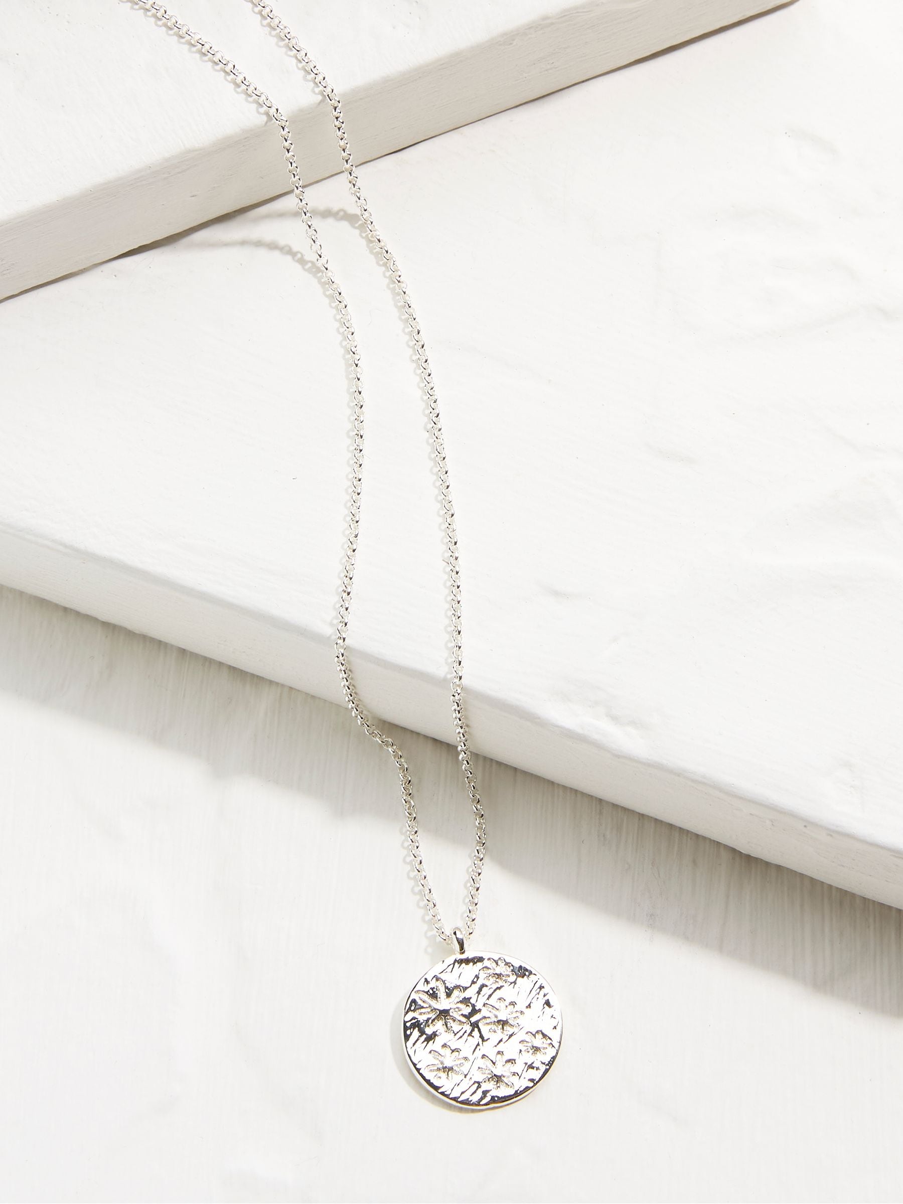 Silver Tone Flower Embossed Pendant Necklace