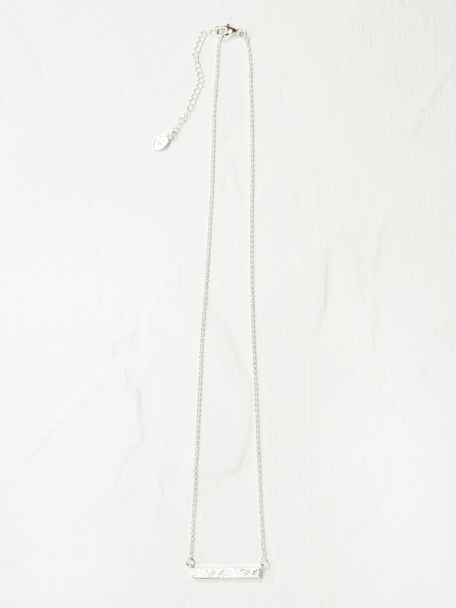 Silver Tone Flower Engraved Necklace