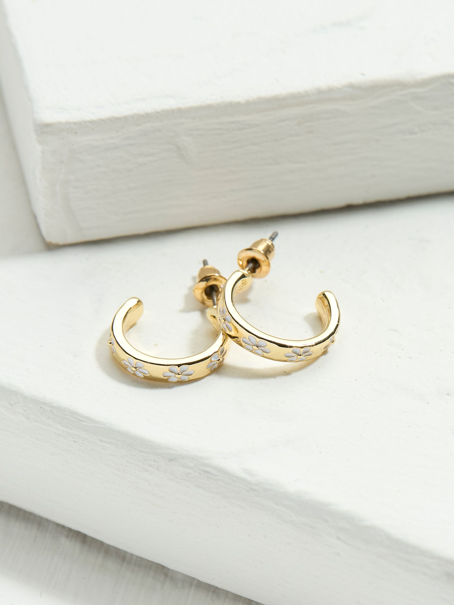 White Enamel Daisy Stud Earrings