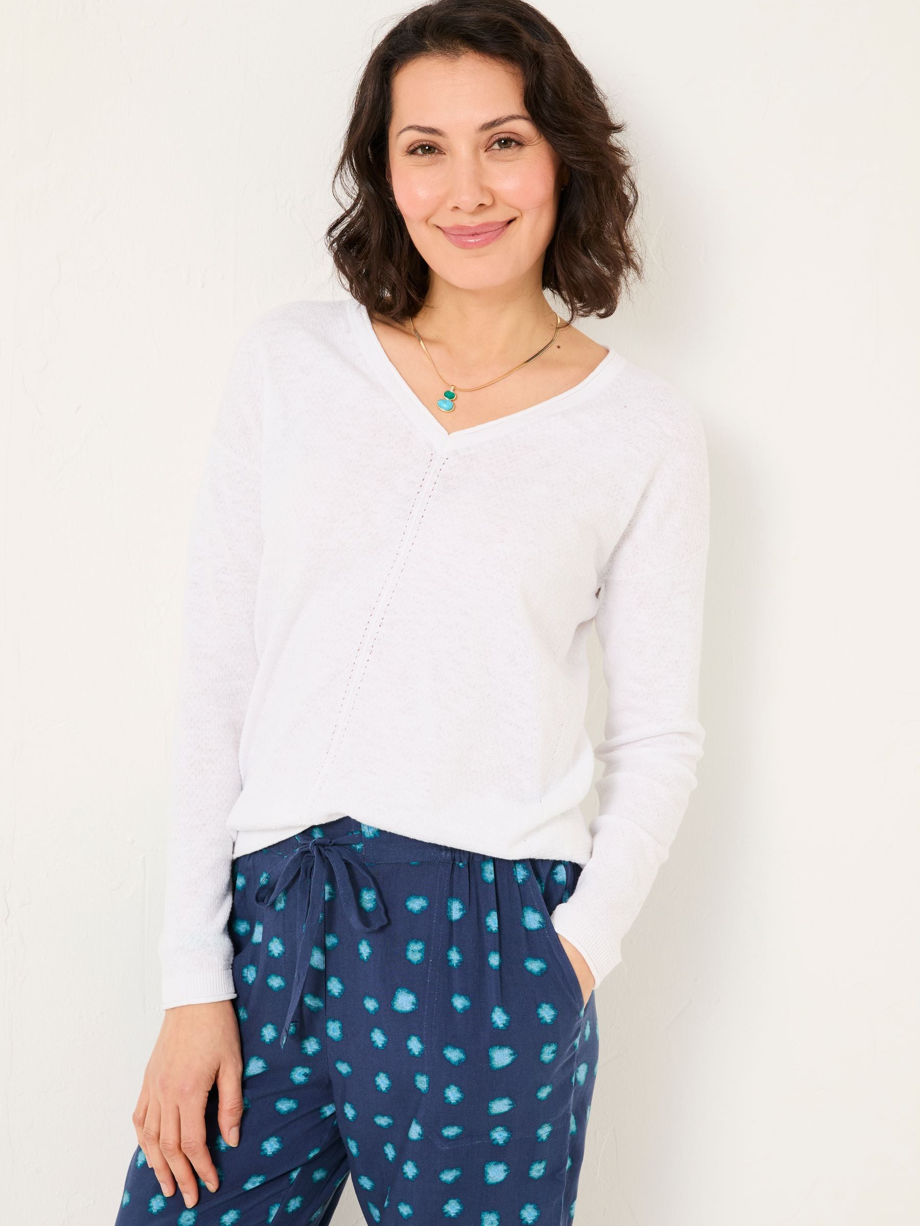 Iris White V-Neck Knitted Jumper