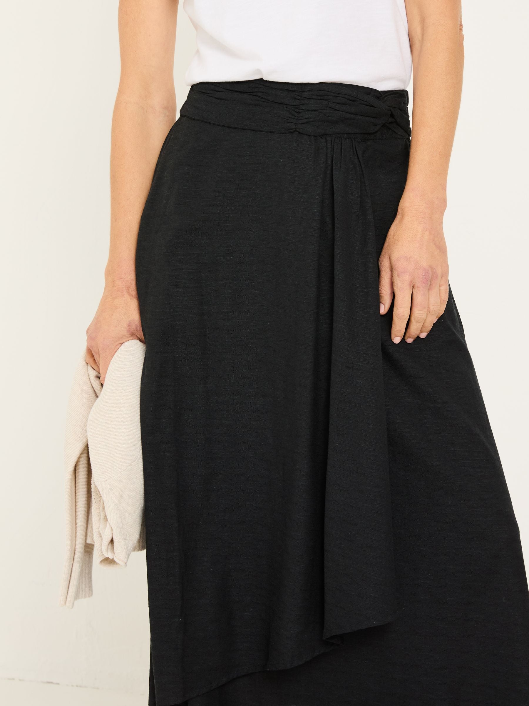 Juni Black Midi Skirt