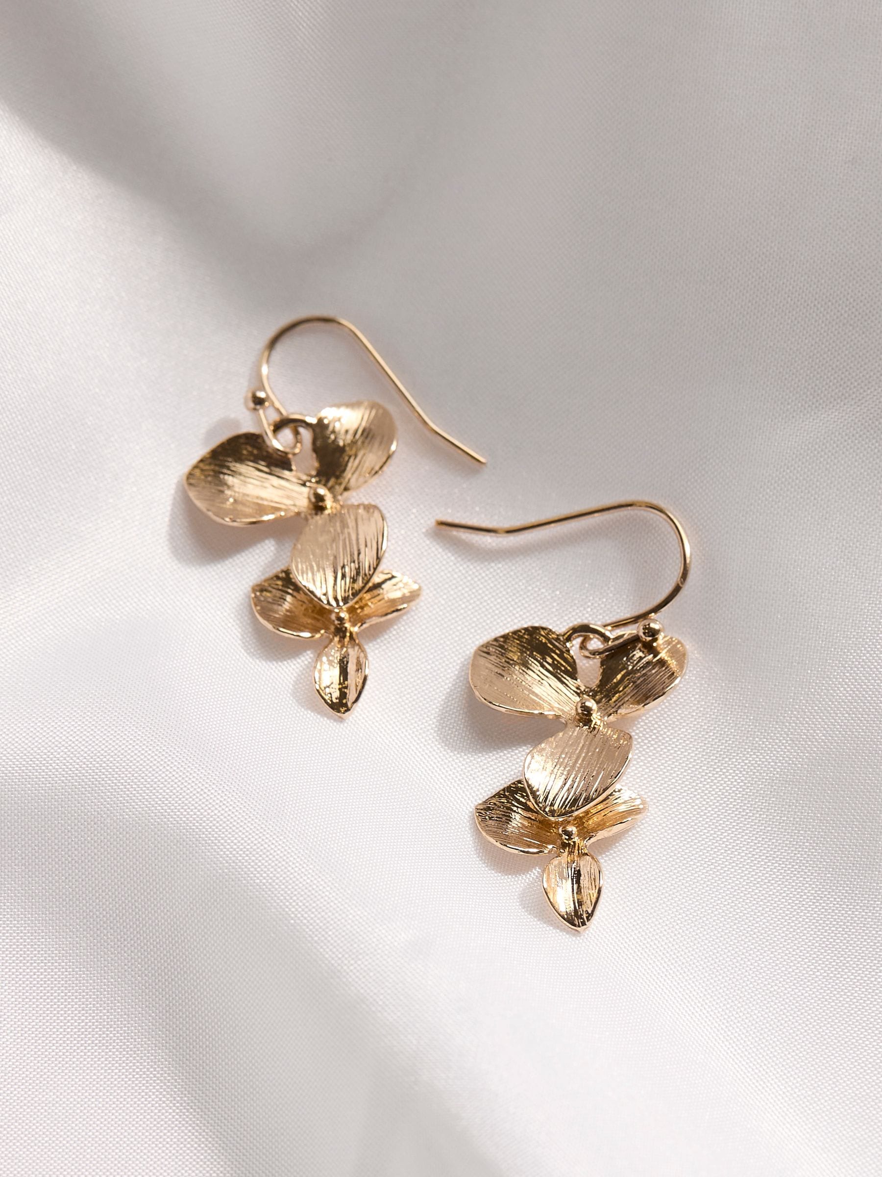 Gold Tone Flower Drop Earrings