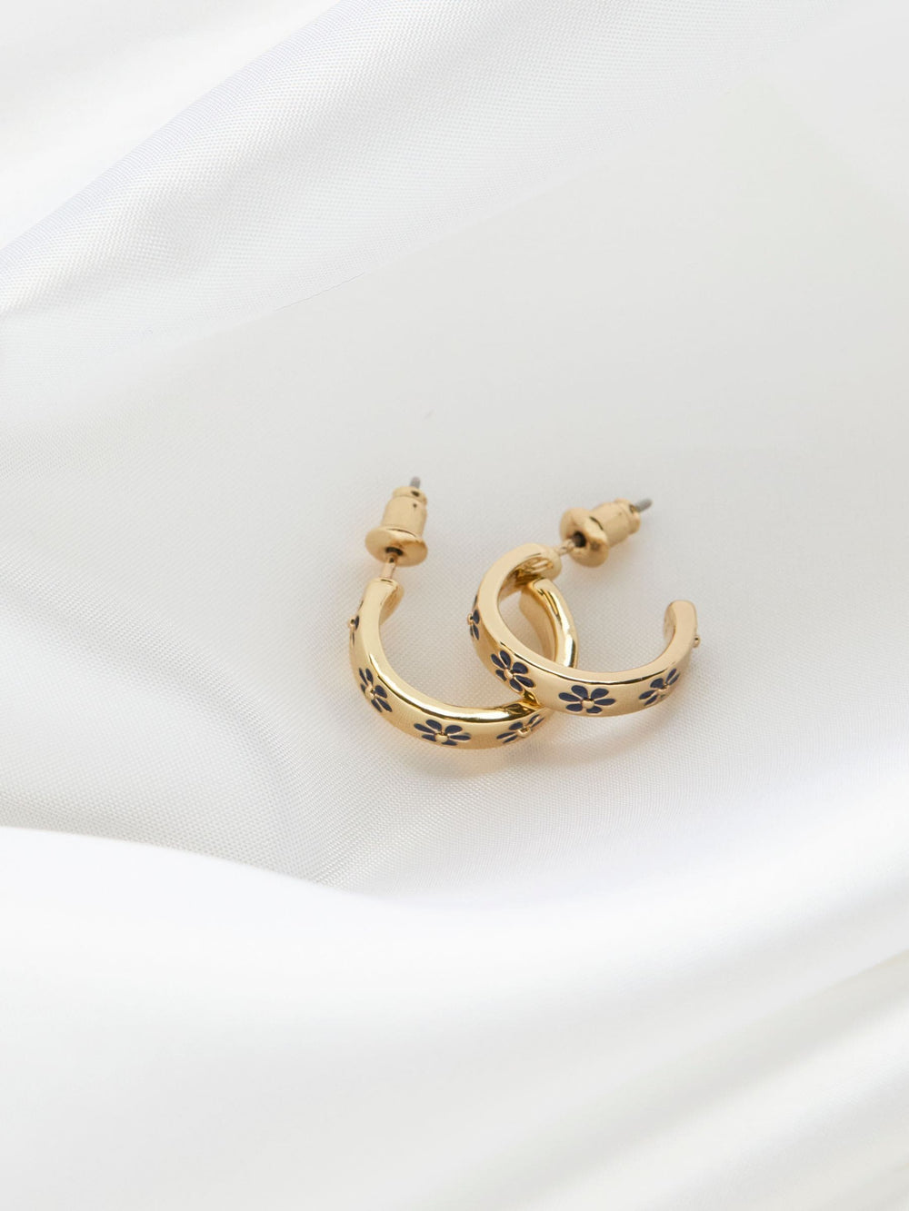 Navy Bliue Enamel Daisy Hoop Earrings